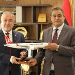 وزير المواصلات يرحب بعودة رحلات الخطوط التركية إلى مطار معيتيقة